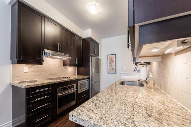 8 - 20 Hargrave Lane, Townhouse with 3 bedrooms, 3 bathrooms and 1 parking in Toronto ON | Image 3