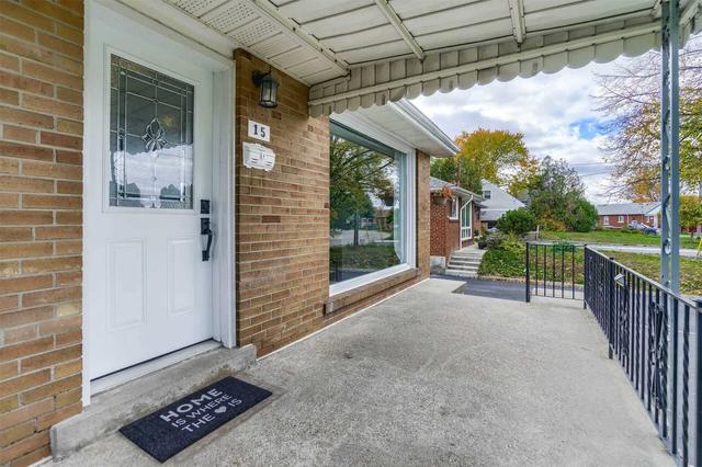 15 Stavely Ave, House detached with 2 bedrooms, 2 bathrooms and 7 parking in Toronto ON | Image 12
