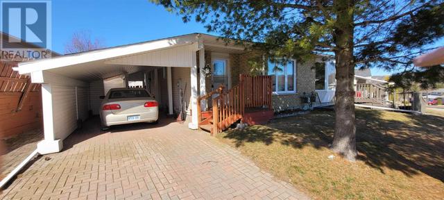 43 Frobel Dr, House semidetached with 3 bedrooms, 1 bathrooms and null parking in Elliot Lake ON | Image 3