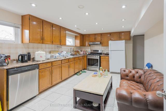 1 Arthur Griffith Dr, House semidetached with 5 bedrooms, 3 bathrooms and 3 parking in Toronto ON | Image 8