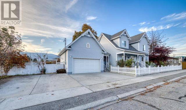 935 Argyle Street, House detached with 6 bedrooms, 5 bathrooms and null parking in Penticton BC | Image 38