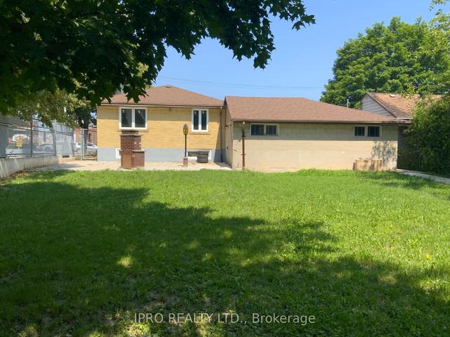 1132 Warden Ave, House detached with 3 bedrooms, 2 bathrooms and 8 parking in Toronto ON | Image 2
