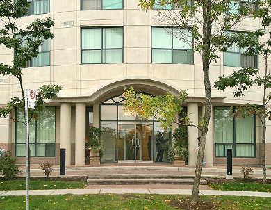 1805 - 7 Lorraine Dr, Condo with 3 bedrooms, 2 bathrooms and 1 parking in Toronto ON | Image 7