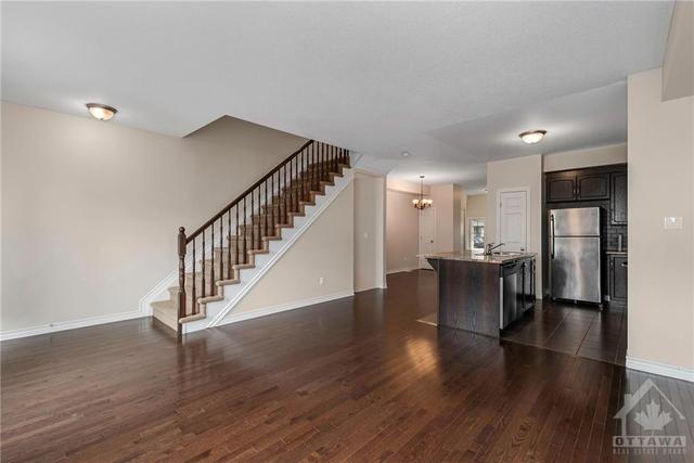 2218 Nantes Street, Townhouse with 3 bedrooms, 3 bathrooms and 3 parking in Ottawa ON | Image 18