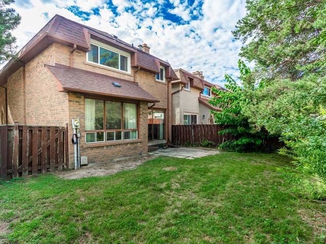 41 Redheugh Cres, House detached with 3 bedrooms, 4 bathrooms and 4 parking in Toronto ON | Image 13