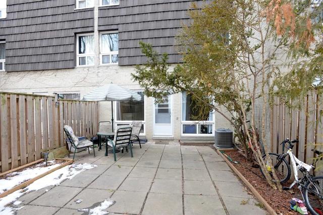 11 - 35 Four Winds Dr, Townhouse with 4 bedrooms, 3 bathrooms and 1 parking in Toronto ON | Image 13