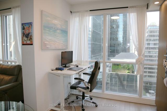 1011 - 70 Temperance St, Condo with 2 bedrooms, 2 bathrooms and 0 parking in Toronto ON | Image 9