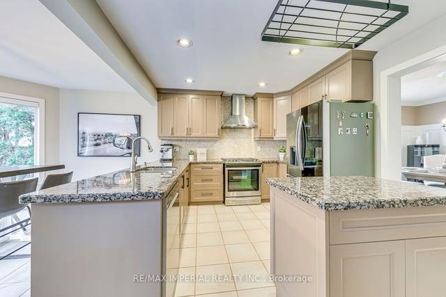 2771 Mahogany Lane, House detached with 4 bedrooms, 4 bathrooms and 4 parking in Oakville ON | Image 4