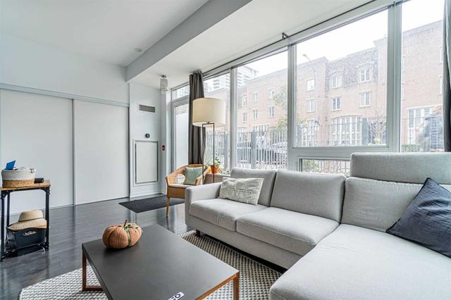 103 - 55 East Liberty St, Townhouse with 2 bedrooms, 3 bathrooms and 1 parking in Toronto ON | Image 2