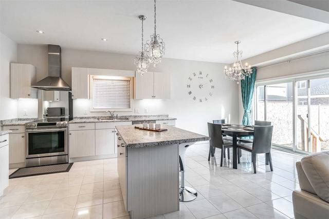 9274 Shoveller Dr, House detached with 4 bedrooms, 4 bathrooms and 6 parking in Niagara Falls ON | Image 3