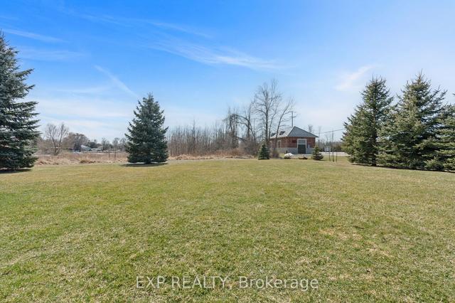 40 Pulla St, House attached with 2 bedrooms, 3 bathrooms and 4 parking in Quinte West ON | Image 26