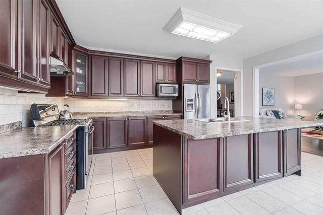 7 Daylilly Terr, House detached with 5 bedrooms, 5 bathrooms and 4 parking in Brampton ON | Image 9