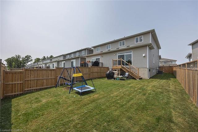 1235 Max Crescent, House detached with 3 bedrooms, 2 bathrooms and null parking in Kingston ON | Image 27