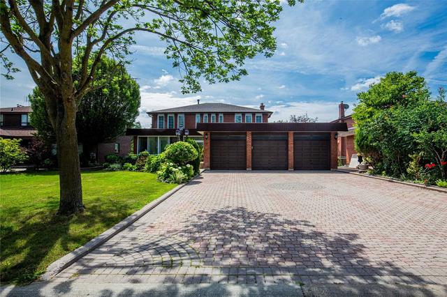 19 Tannery Crt, House detached with 4 bedrooms, 4 bathrooms and 9 parking in Richmond Hill ON | Card Image