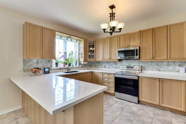 1062 Mccuaig Dr, House detached with 4 bedrooms, 4 bathrooms and 4 parking in Milton ON | Image 7
