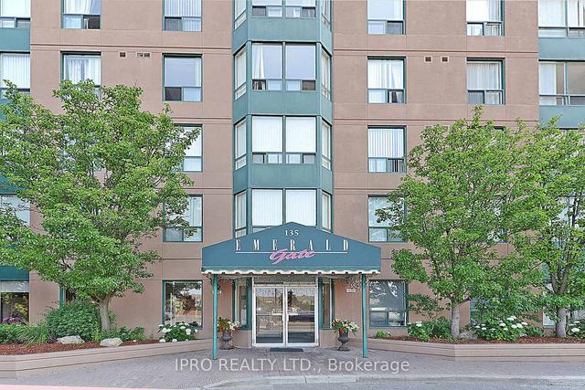 906 - 135 Hillcrest Ave, Condo with 1 bedrooms, 1 bathrooms and 2 parking in Mississauga ON | Image 1