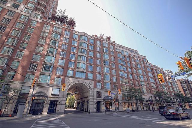 1502 - 38 Avenue Rd, Condo with 2 bedrooms, 2 bathrooms and 2 parking in Toronto ON | Image 17