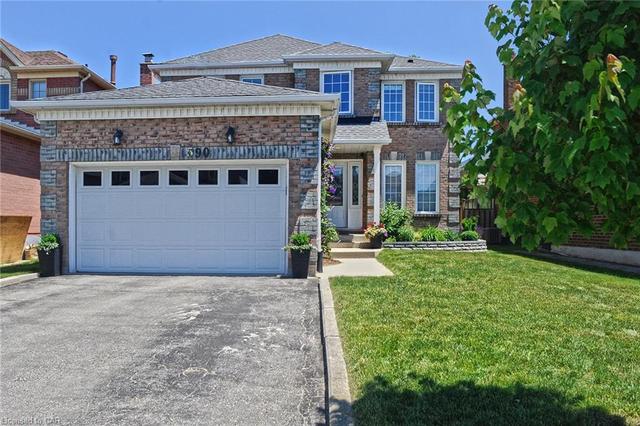 590 Burnett Avenue, House detached with 4 bedrooms, 2 bathrooms and 4 parking in Cambridge ON | Image 1