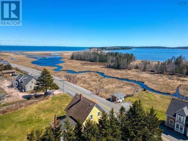3442 Highway 332, House detached with 4 bedrooms, 1 bathrooms and null parking in Lunenburg MD NS | Image 3