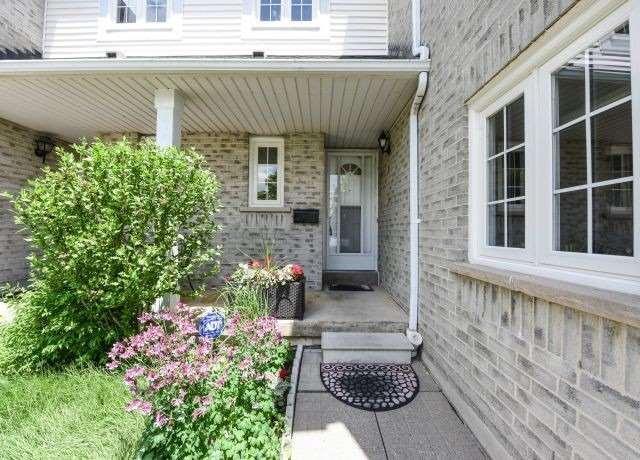 8B - 5305 Glen Erin Dr, Townhouse with 3 bedrooms, 3 bathrooms and 1 parking in Mississauga ON | Image 2