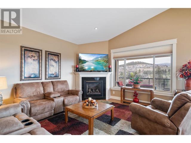 1297 Tanemura Crescent, House detached with 4 bedrooms, 4 bathrooms and 3 parking in Kelowna BC | Image 12