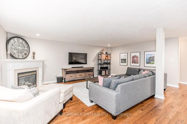 166 Pringle Dr, House detached with 4 bedrooms, 3 bathrooms and 8 parking in Barrie ON | Image 39
