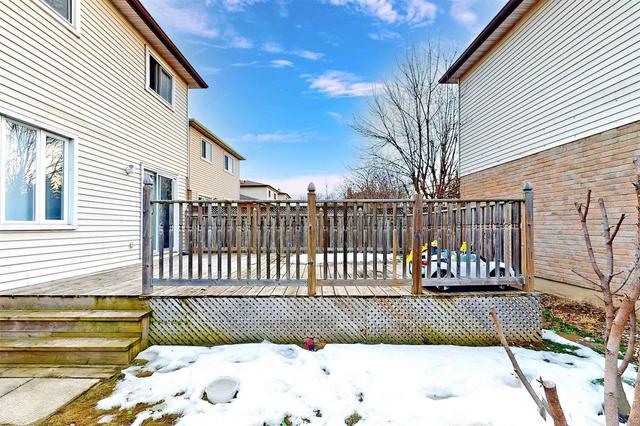 31 Greenleaf Cres, House detached with 3 bedrooms, 3 bathrooms and 3 parking in Brampton ON | Image 18