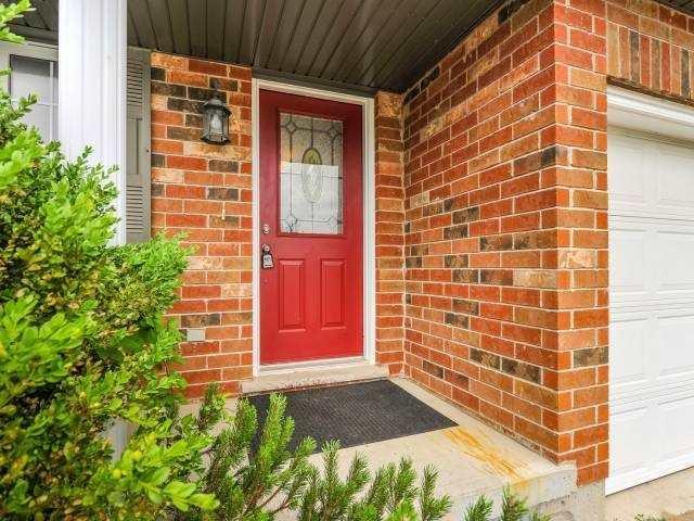 622 White Cedar Ave, House attached with 3 bedrooms, 3 bathrooms and 1 parking in Waterloo ON | Image 2