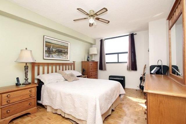 1004 - 301 Prudential Dr, Condo with 2 bedrooms, 1 bathrooms and 1 parking in Toronto ON | Image 7