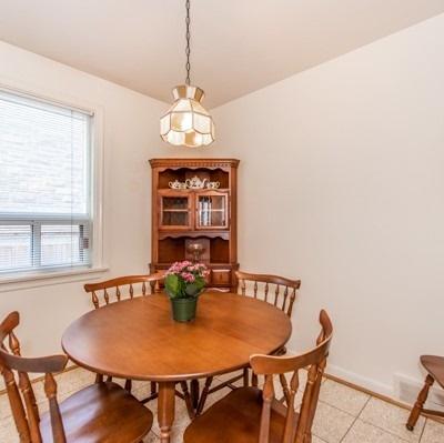 42 Wickford Dr, House detached with 3 bedrooms, 2 bathrooms and 10 parking in Toronto ON | Image 6