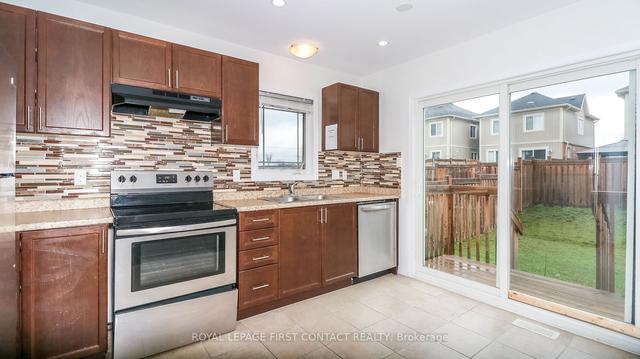29 Robinson St, House attached with 3 bedrooms, 2 bathrooms and 3 parking in Barrie ON | Image 29
