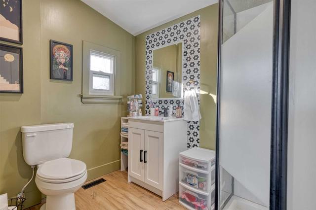 98 Superior St, House detached with 3 bedrooms, 3 bathrooms and 4 parking in Brantford ON | Image 15