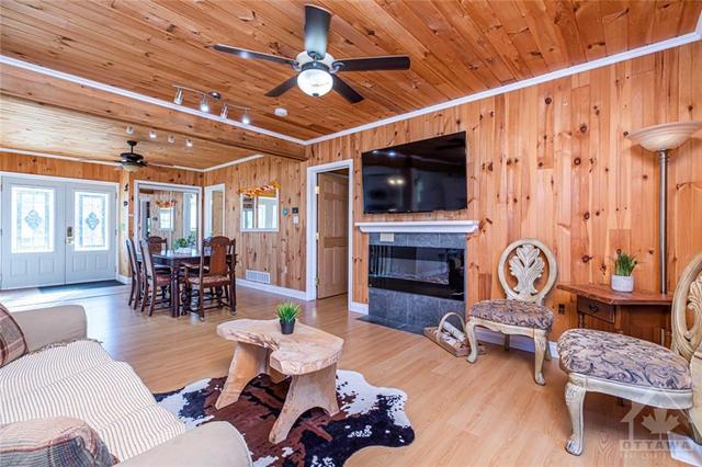 6055 Centennial Drive, House detached with 3 bedrooms, 2 bathrooms and 7 parking in Greater Madawaska ON | Image 7