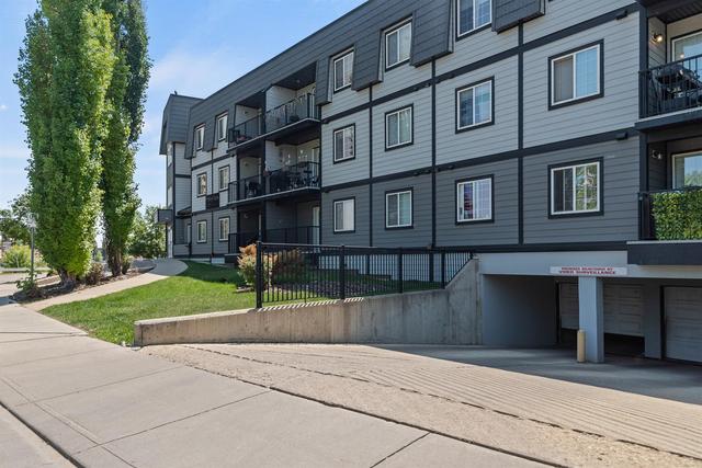 111 - 3730 50 Avenue, Condo with 2 bedrooms, 1 bathrooms and 1 parking in Red Deer AB | Image 2