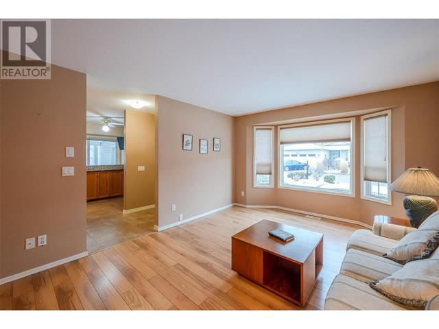 115 Heron Drive, House detached with 2 bedrooms, 2 bathrooms and 2 parking in Penticton 1 BC | Image 11