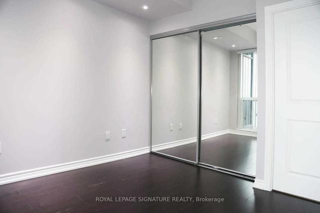 5001 - 386 Yonge St, Condo with 2 bedrooms, 2 bathrooms and 1 parking in Toronto ON | Image 5