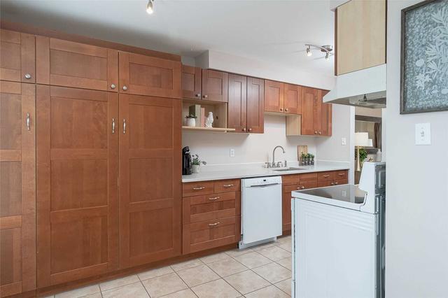 505 Hayward Cres, House detached with 3 bedrooms, 3 bathrooms and 2 parking in Milton ON | Image 3