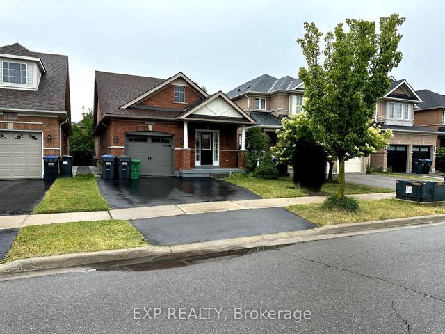3440 Sunlight St, House detached with 2 bedrooms, 3 bathrooms and 2 parking in Mississauga ON | Image 1