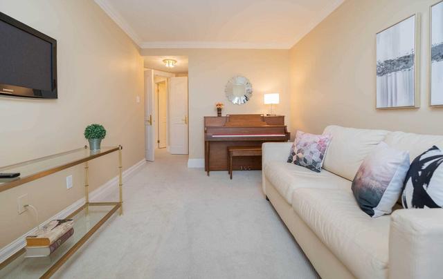404 - 225 The Donway W, Condo with 3 bedrooms, 3 bathrooms and 2 parking in Toronto ON | Image 15
