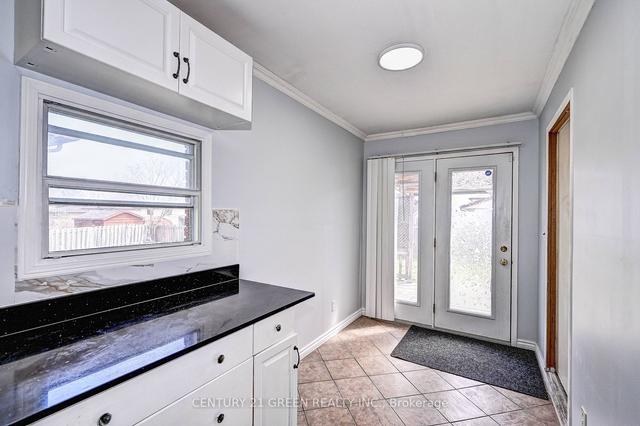 212 Rittenhouse Rd, House detached with 3 bedrooms, 2 bathrooms and 5 parking in Kitchener ON | Image 10