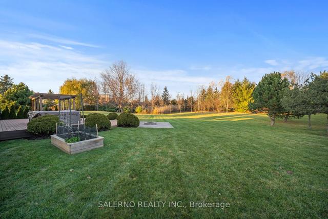 10 Farmcrest Crt, House detached with 4 bedrooms, 5 bathrooms and 12 parking in King ON | Image 28