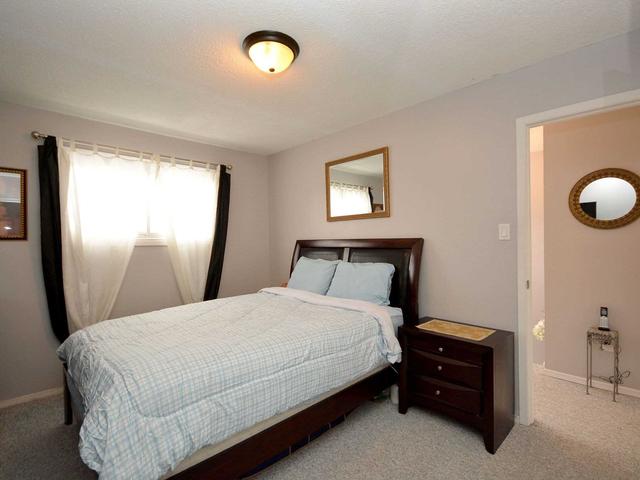 156 Enderby Cres, Townhouse with 3 bedrooms, 2 bathrooms and 2 parking in Brampton ON | Image 20