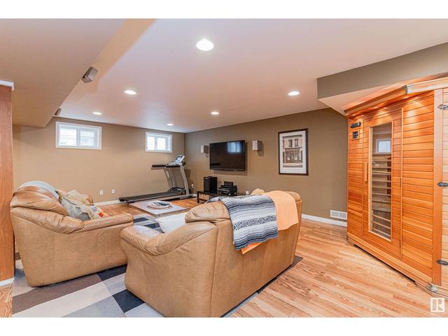 9723 148 St Nw, House detached with 5 bedrooms, 2 bathrooms and 6 parking in Edmonton AB | Image 41