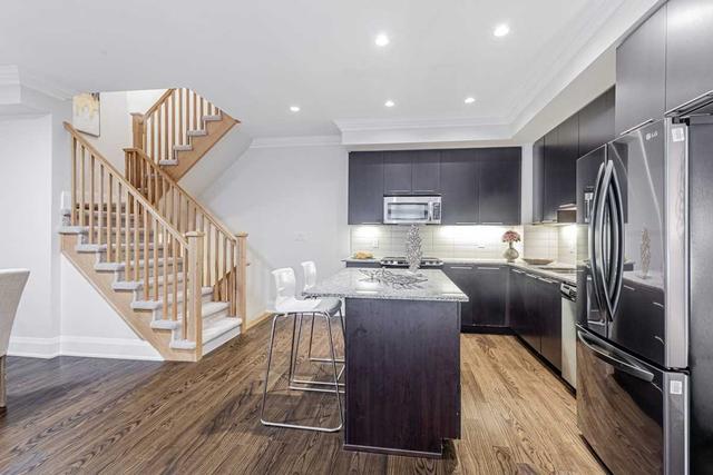th2 - 5 Oakburn Cres, Townhouse with 3 bedrooms, 3 bathrooms and 2 parking in Toronto ON | Image 5