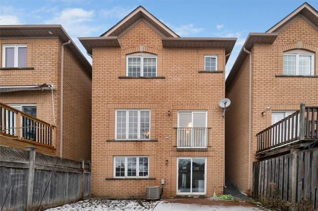 55 Walkview Cres, House attached with 3 bedrooms, 3 bathrooms and 2 parking in Richmond Hill ON | Image 4