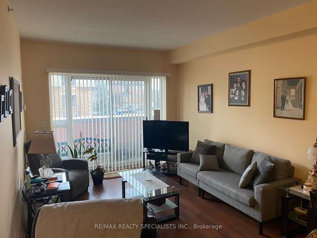 207 - 810 Scollard Crt, Condo with 1 bedrooms, 1 bathrooms and 1 parking in Mississauga ON | Image 2