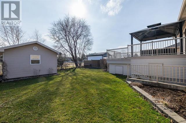 49 Newcastle Drive, House detached with 4 bedrooms, 3 bathrooms and null parking in Sarnia ON | Image 45