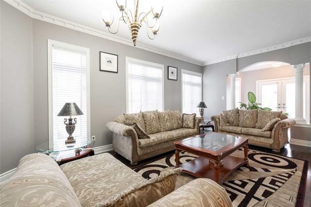 2 Blazing Star Dr, House detached with 4 bedrooms, 6 bathrooms and 6 parking in Brampton ON | Image 6