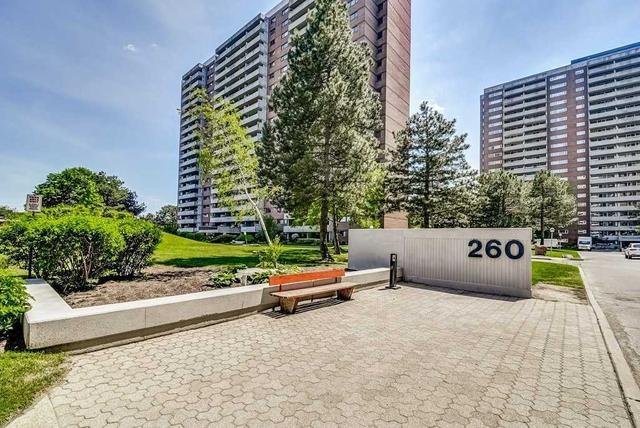 2013 - 260 Scarlett Rd, Condo with 2 bedrooms, 2 bathrooms and 1 parking in Toronto ON | Image 12