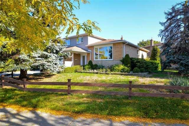 363 Michelle Row, House detached with 3 bedrooms, 4 bathrooms and 2 parking in Mississauga ON | Image 2